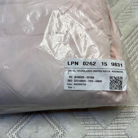 JUSTFAB - Cropped Puffer Jacket in RoseWater - Picture 3 of 5